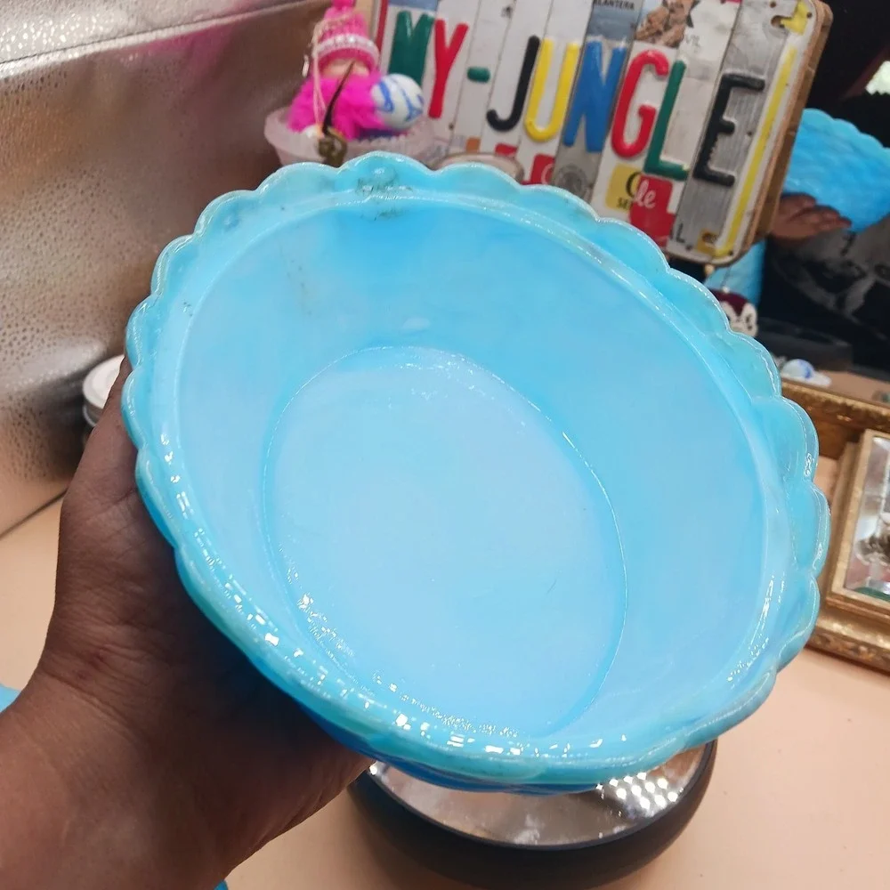 Vintage VALLERYSTHAL Blue Slag Glass Hen On Nest Covered Dish 8.5